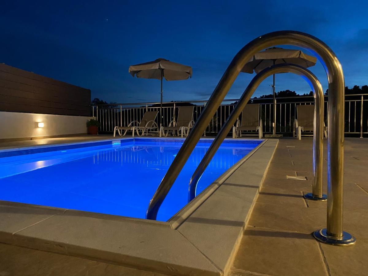 Valmas Villa *